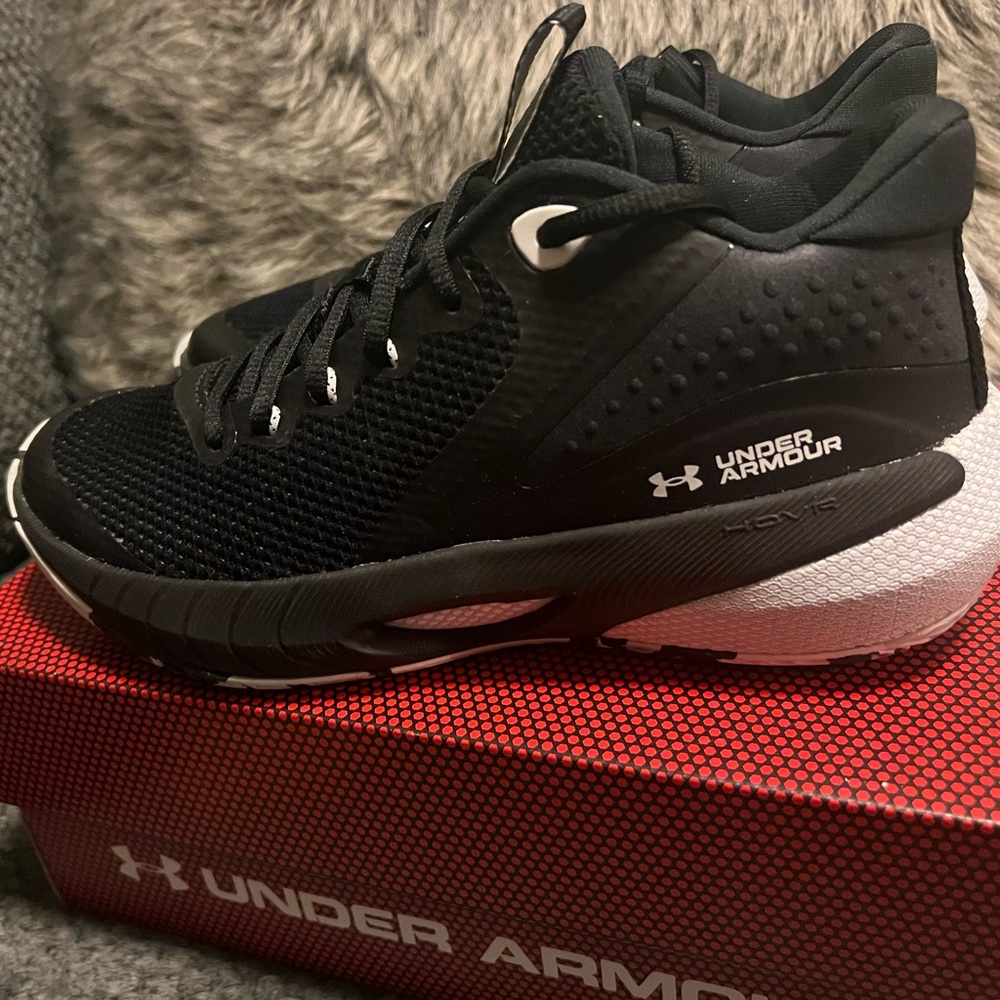 NWT Under Armor Basketball Shoes Brand